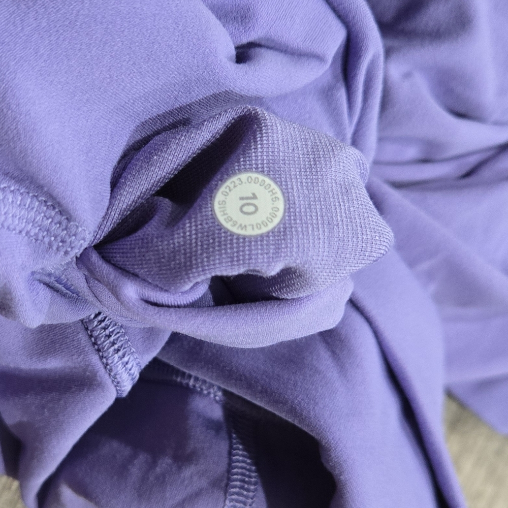 Lululemon Lavender Crop - Picture 5 of 5